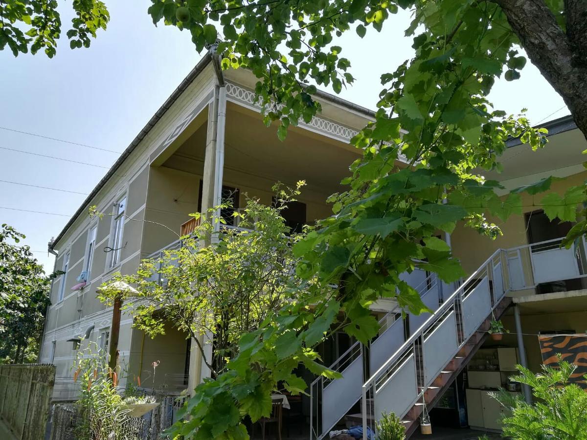 Guest House Of Givi Kobuleti Exterior photo