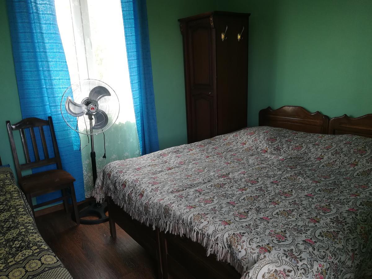 Guest House Of Givi Kobuleti Exterior photo