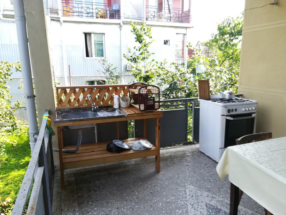 Guest House Of Givi Kobuleti Exterior photo